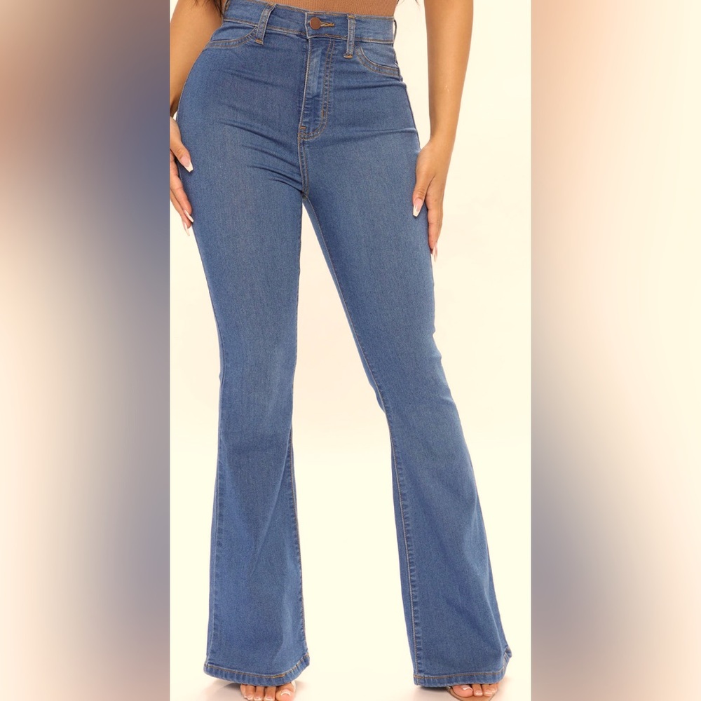 Petite Deep In My Soul Flare Jeans - Medium Blue Wash
Size: 15